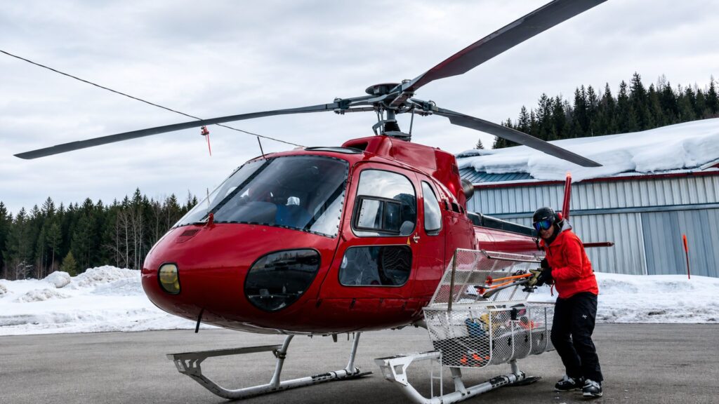 sci freeride heliski canada snowboard powder